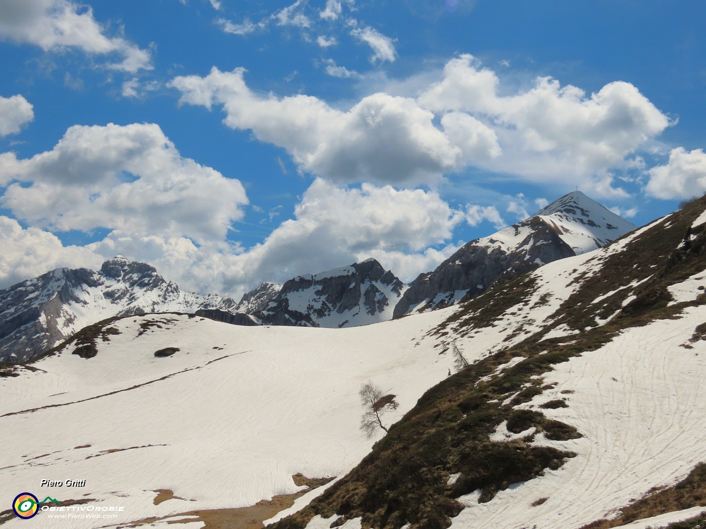 51 Troppa neve ancora per il Passo di San Simone...lasciamo perdere.JPG